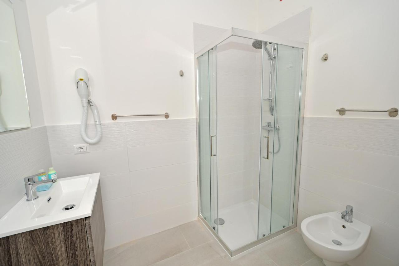 B&B Linae - Residence อัลบา อาดริอาติกา ภายนอก รูปภาพ