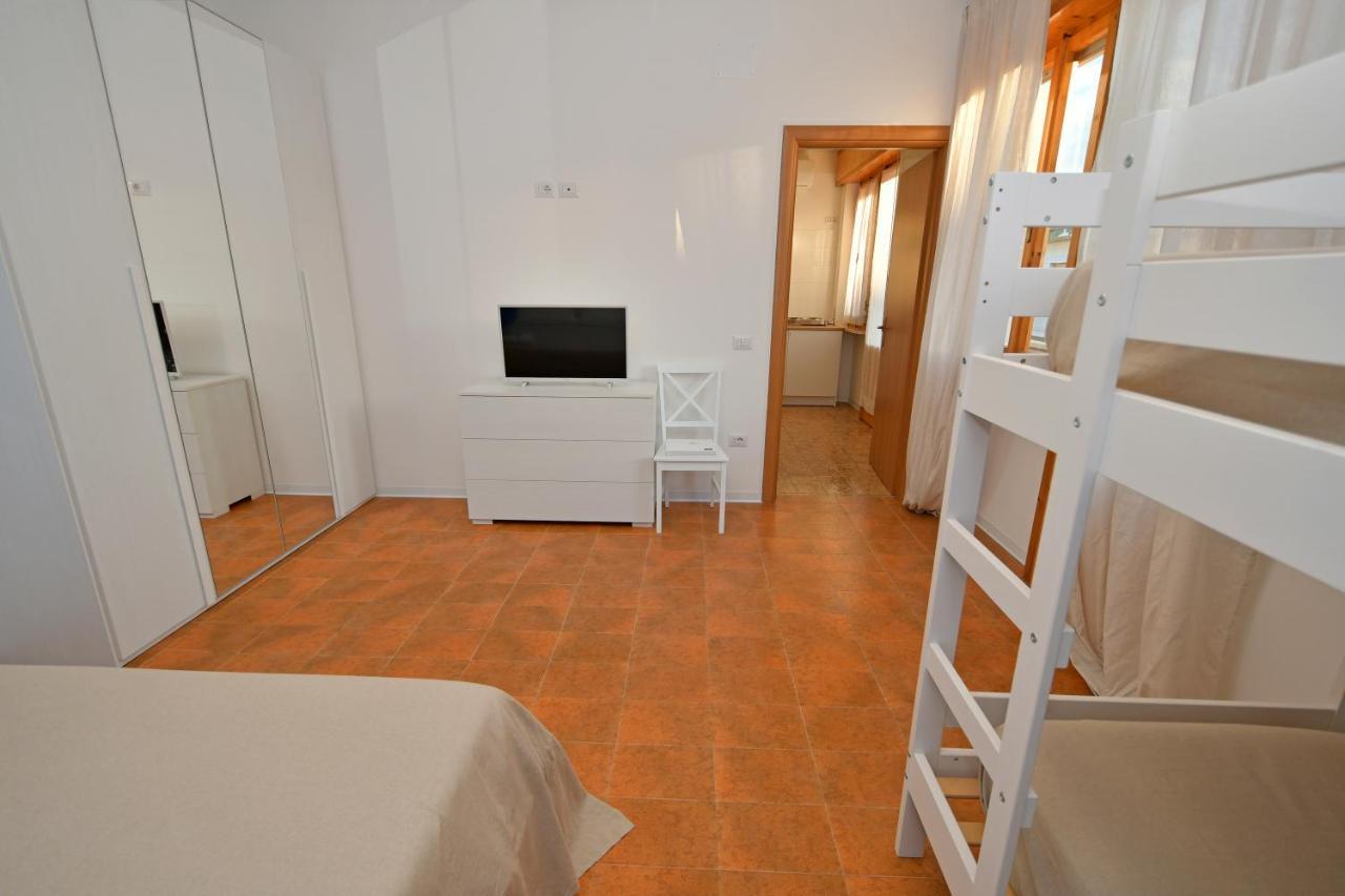 B&B Linae - Residence อัลบา อาดริอาติกา ภายนอก รูปภาพ